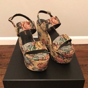 Saint Laurent Wedge Size 38.5